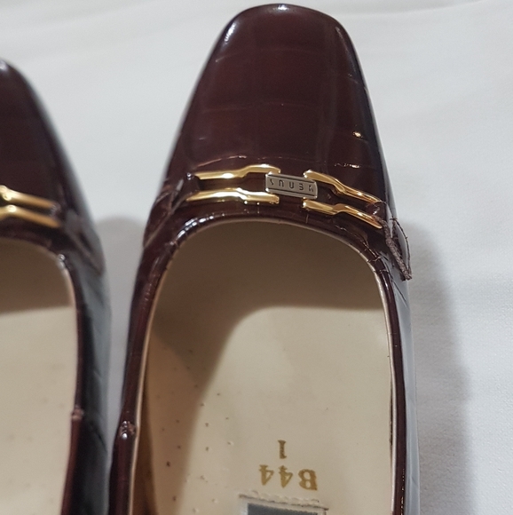 Venus Shoes - Picture 4 of 16